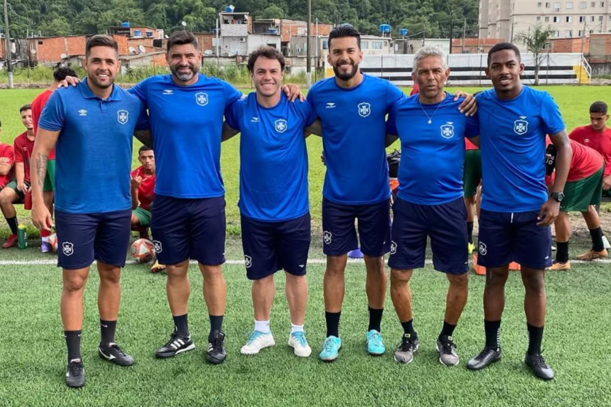 Ex-atacante Kléber Gladiador é novidade na comissão técnica da Portuguesa Santista